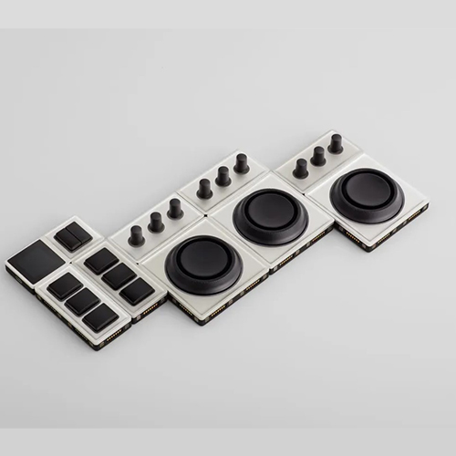 Универсальный модульный контроллер. Monogram Master Console